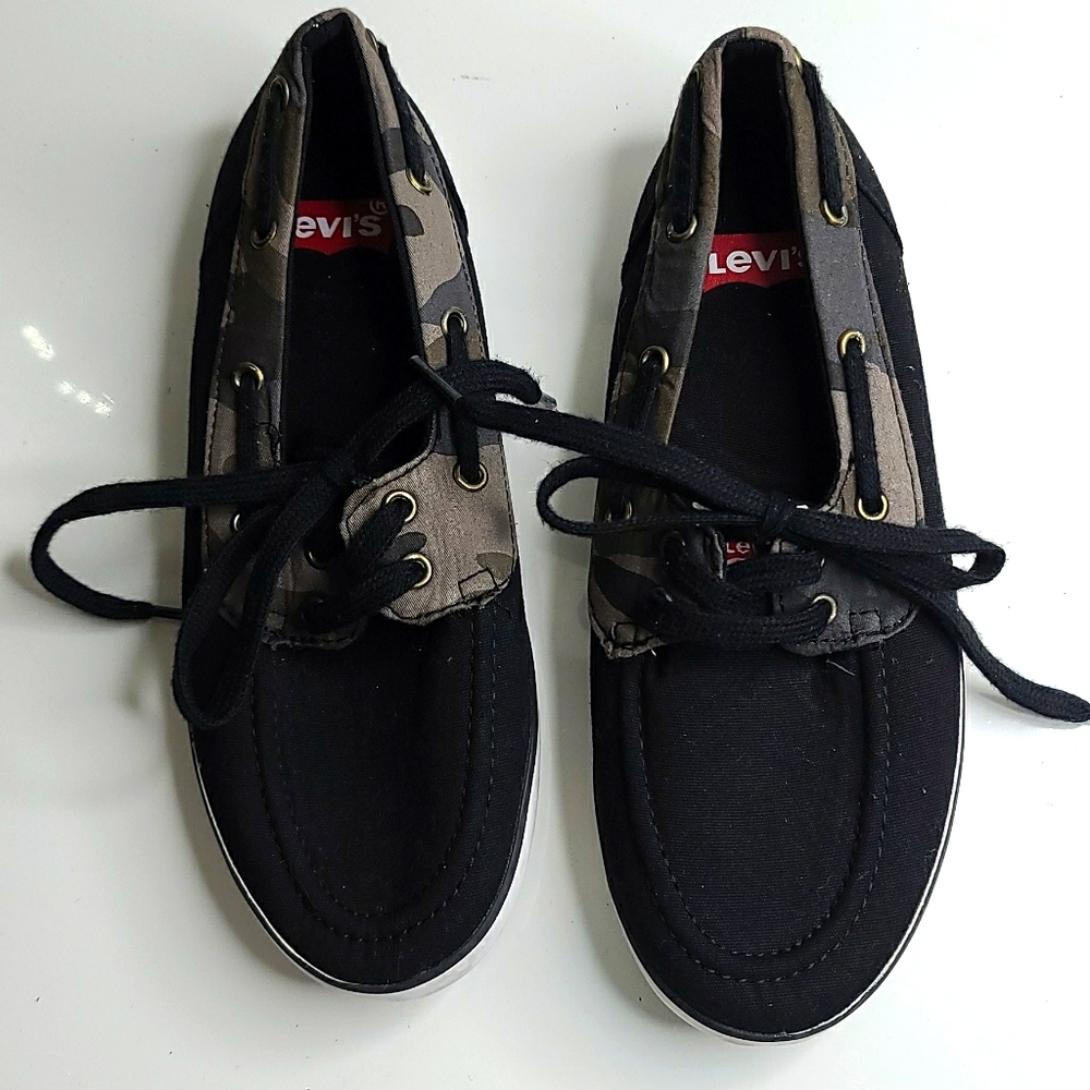 Levis Sneakers 6.5